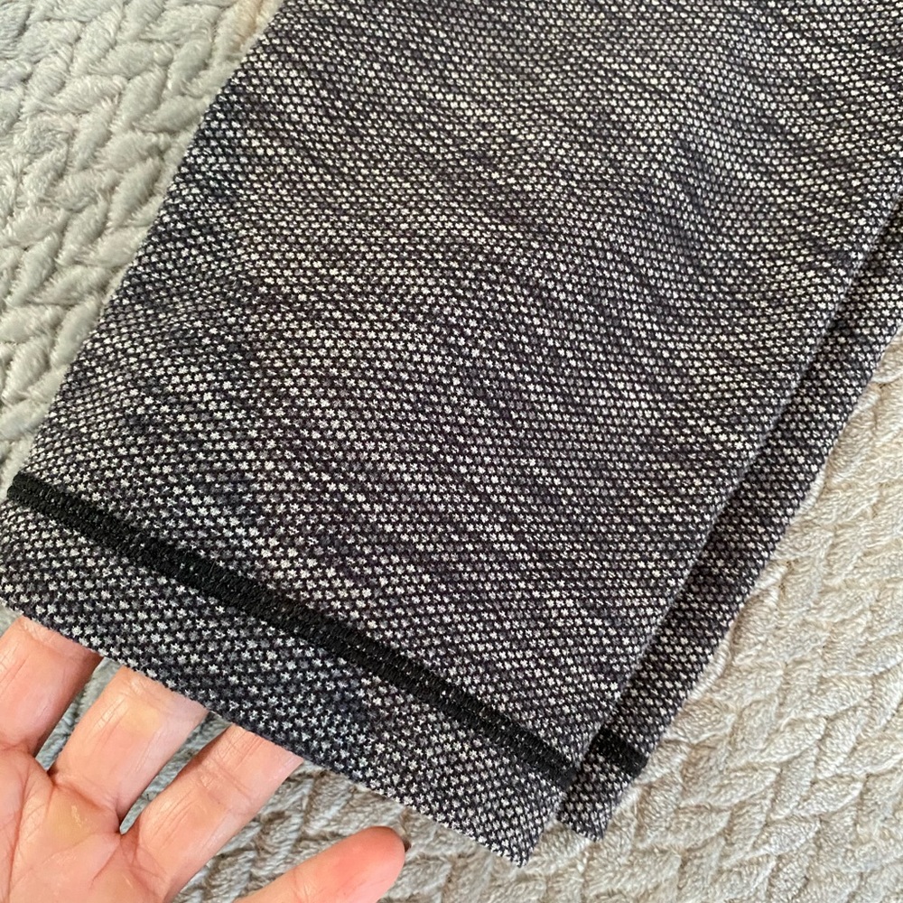 Lululemon cropped leggings - Picture 4 of 8